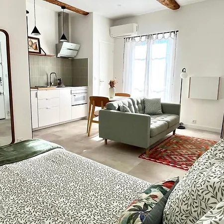 Appartamento La Maison Du Douanier. Un Balcon Au Soleil Antibes