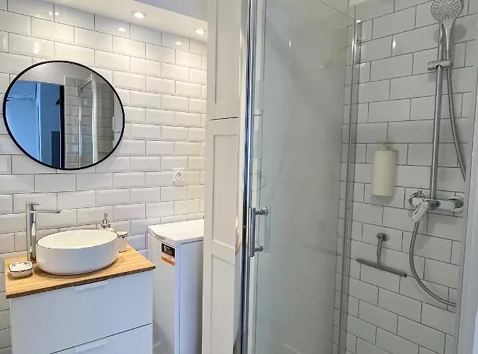 La Maison Du Douanier. Un Balcon Au Soleil アパート アンティーブ