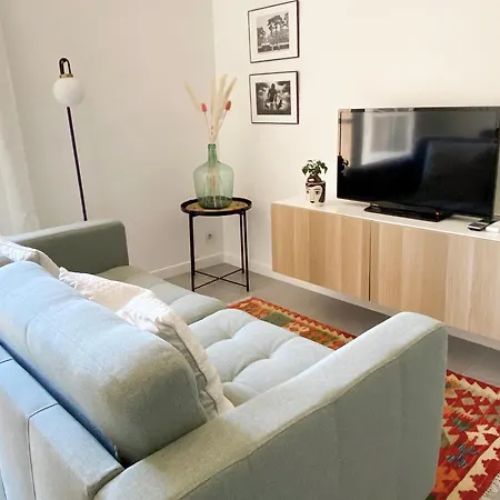 La Maison Du Douanier. Un Balcon Au Soleil * Antibes