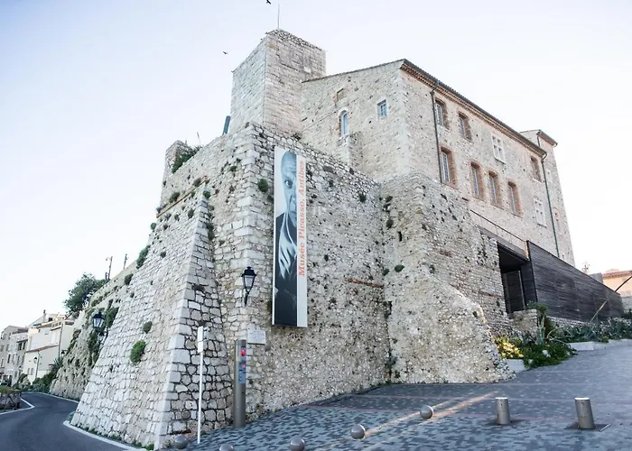 La Maison Du Douanier. Un Balcon Au Soleil Apartment Antibes