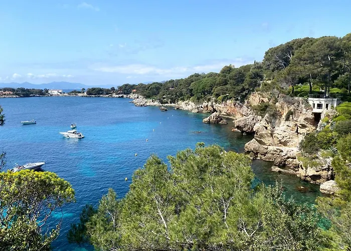 La Maison Du Douanier. Un Balcon Au Soleil Antibes