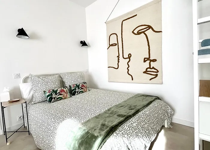 La Maison Du Douanier. Un Balcon Au Soleil Apartment