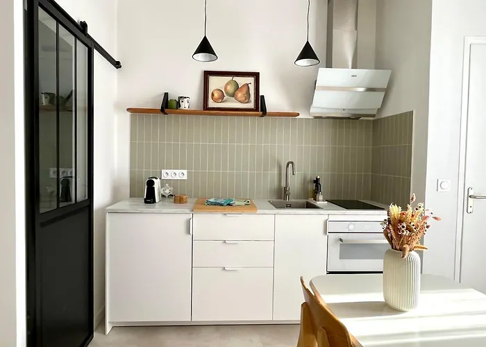 Apartment La Maison Du Douanier. Un Balcon Au Soleil Antibes